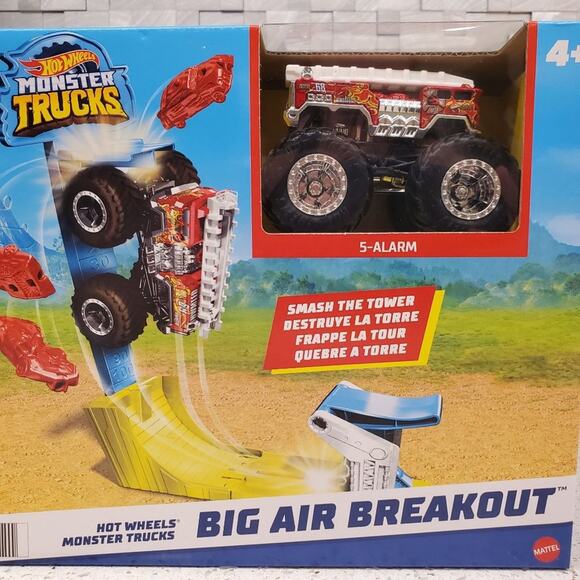 Hot Wheels Monster Trucks Big Air Breakout Playset 5 Alarm Die-Cast Firetruck - Picture 4 of 16